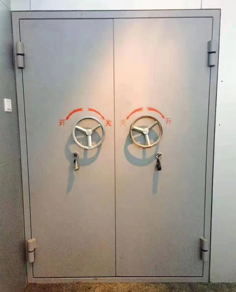 �����T�������T��