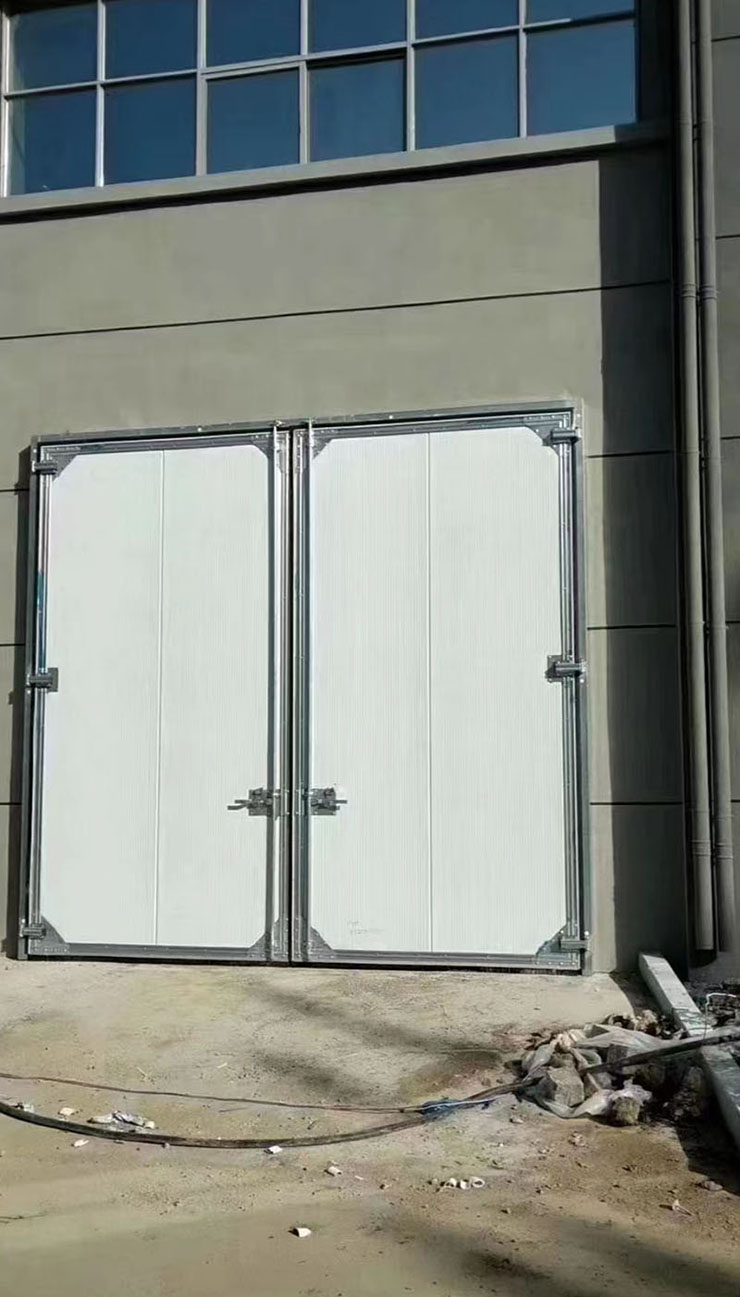 ���I�T(�����T)