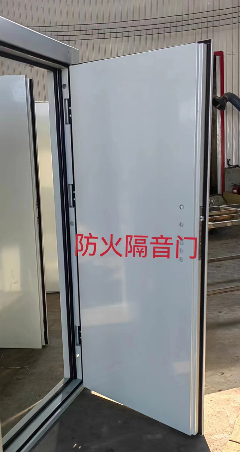 ��������T